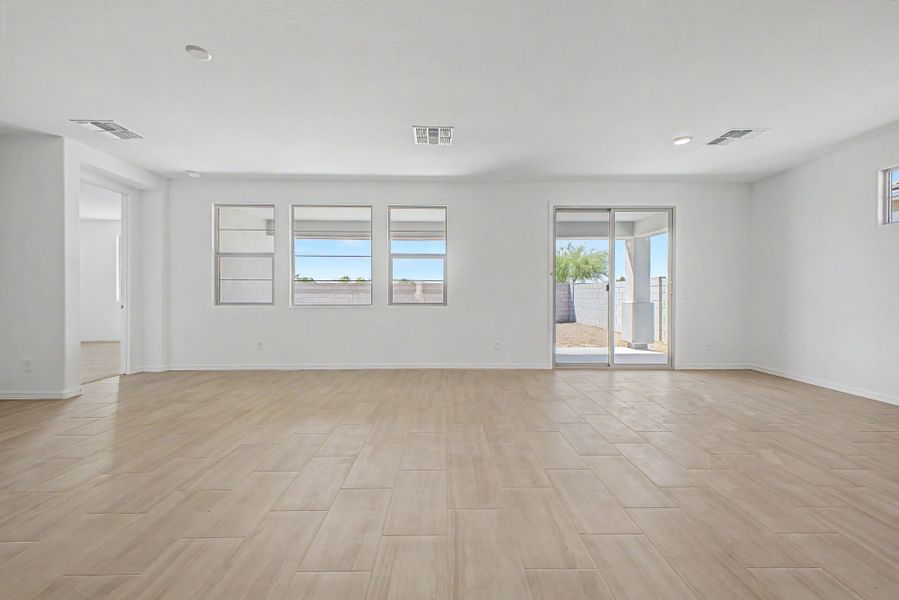 Spacious, unfurnished interior of a new home in Empire Pointe, Queen Creek (Image 10). Spacious, unfurnished interior of a new home in Empire Pointe, Queen Creek (Image 10).