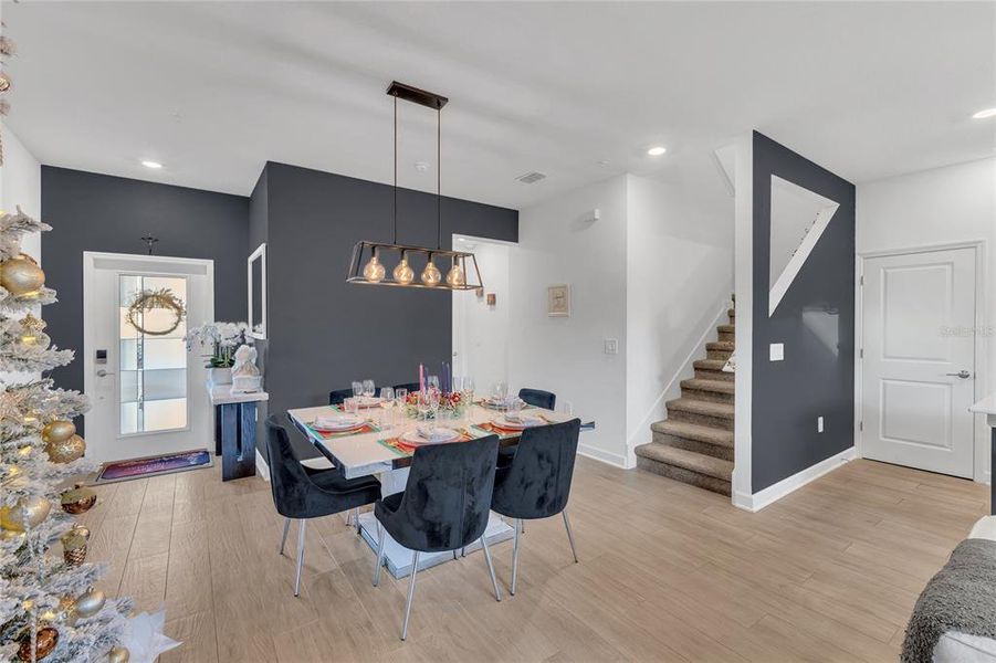 Furnished interior view inside a new home in , Orlando (Image 11).