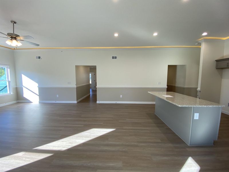 Spacious, unfurnished interior of a new home in Ballentine Ridge, Lyman (Image 25).
