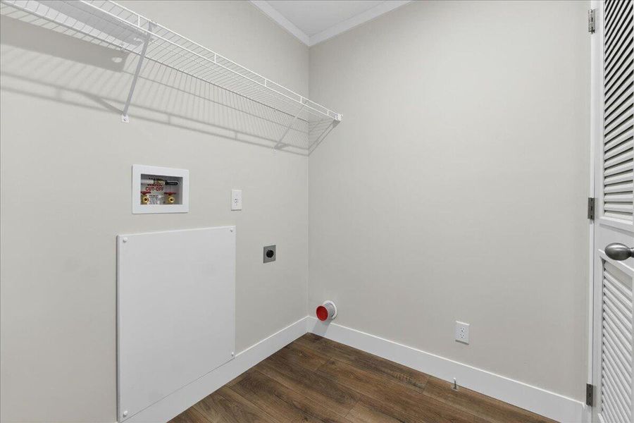 Spacious, unfurnished interior of a new home in , Walterboro (Image 28).