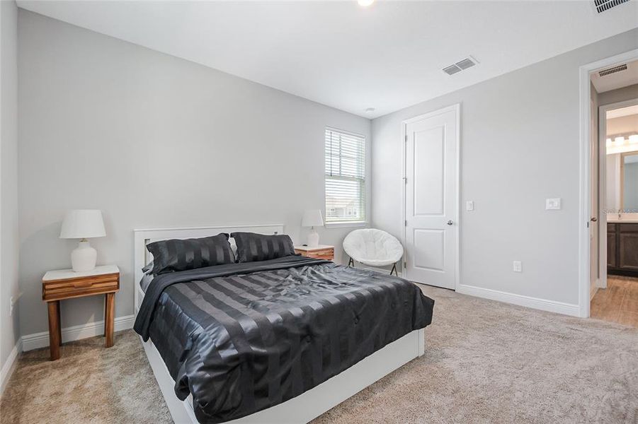 Furnished interior view inside a new home in , Orlando (Image 36).