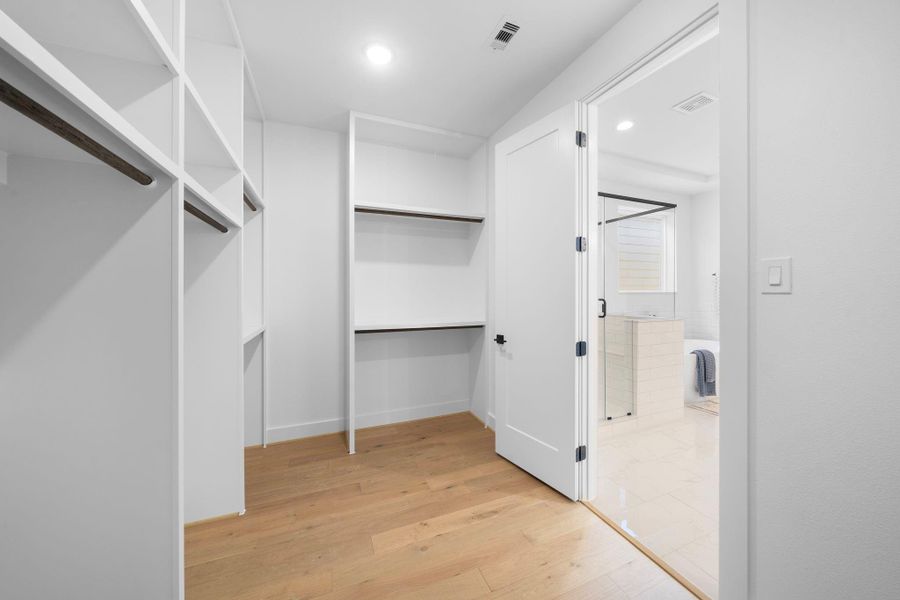 Photos show similar floor plan & alternative finishes from the previous development. Selections may vary.