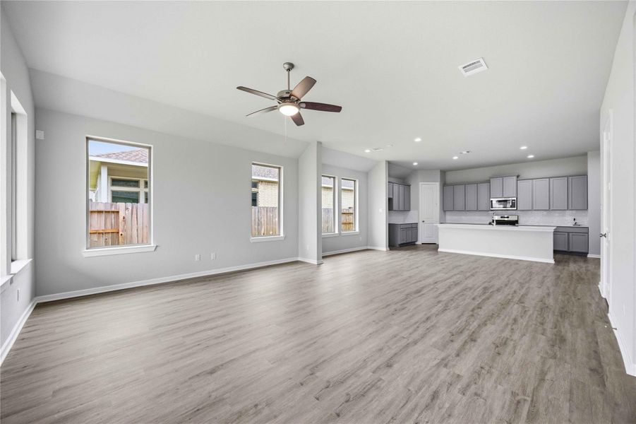 Spacious, unfurnished interior of a new home in Lago Mar  50'  &  55', Texas City (Image 27).
