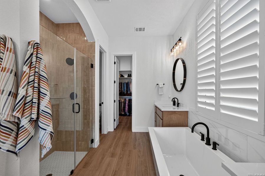 Furnished interior view inside a new home in Veramendi, New Braunfels (Image 37).