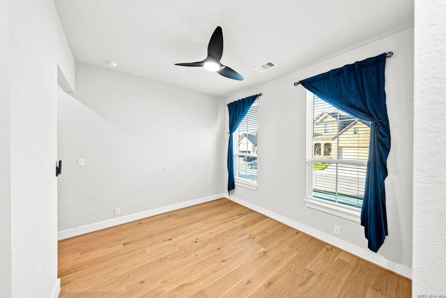 Spacious, unfurnished interior of a new home in Ventana, Bulverde (Image 64).
