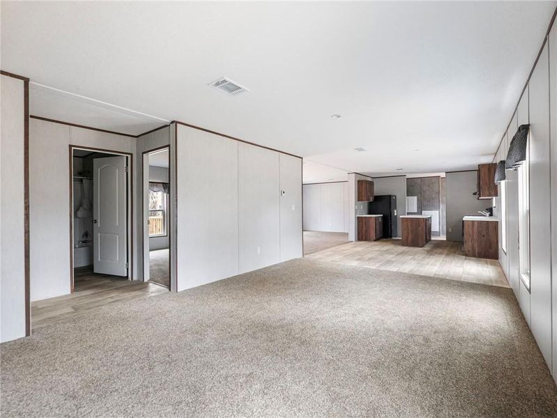 Spacious, unfurnished interior of a new home in , Lula (Image 13).