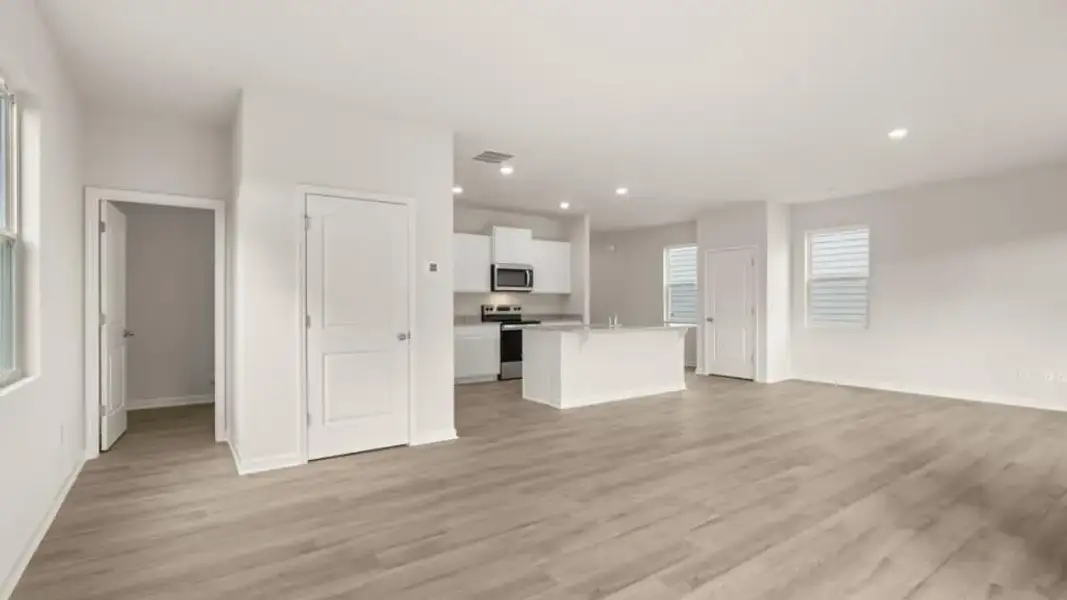 Spacious, unfurnished interior of a new home in Pointe Park, Union City (Image 21).