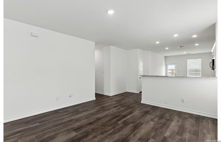 Spacious, unfurnished interior of a new home in Corley Farms, Boerne (Image 15).