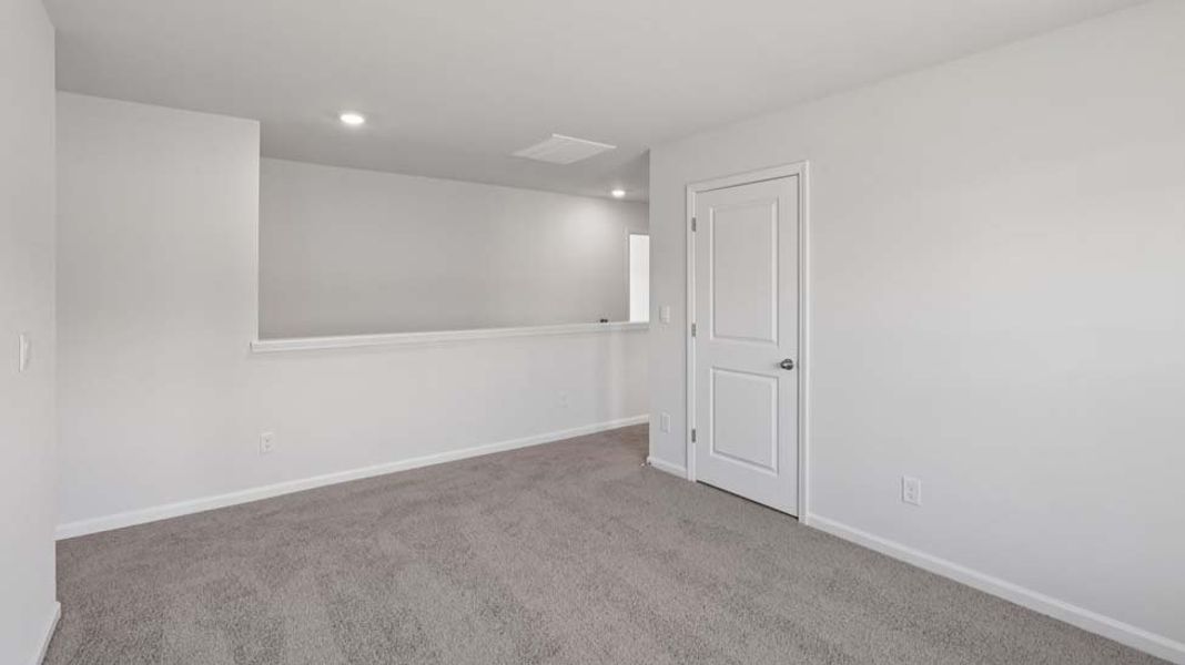 Spacious, unfurnished interior of a new home in Rydele Heights, Asheville (Image 38).