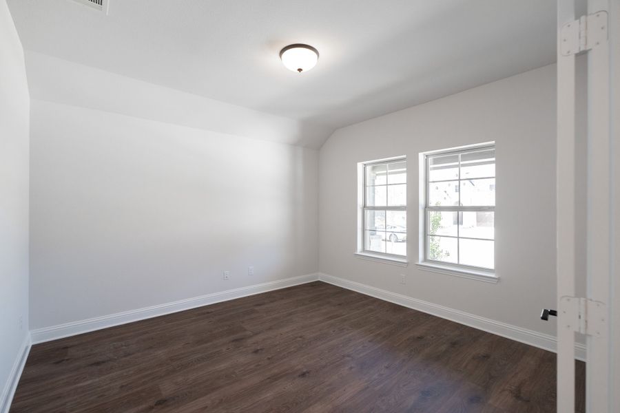 Spacious, unfurnished interior of a new home in Enclave at Legacy Hills, Celina (Image 12).