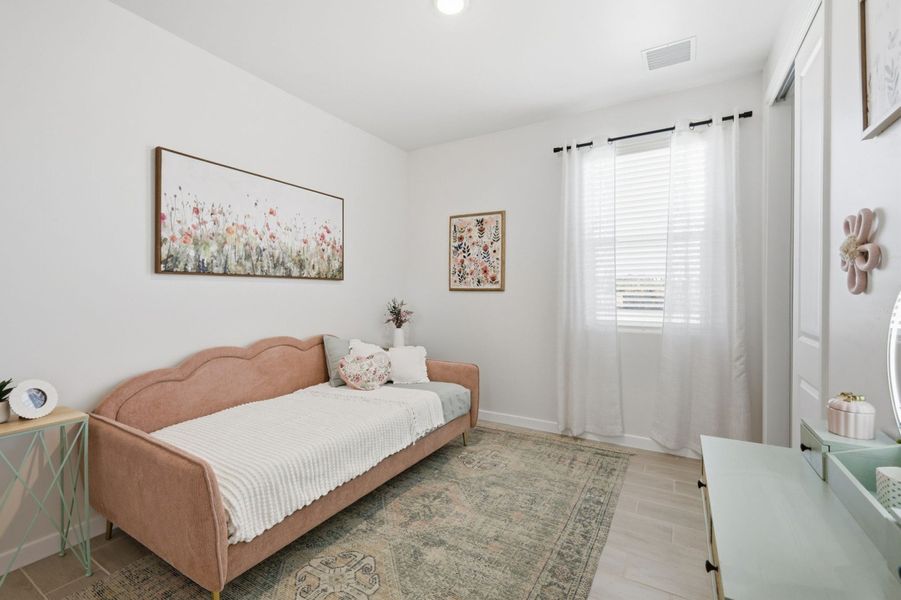 Representative furnished interior of a home built from the Valencia by Hakes Brothers in Verdancia, El Paso (Image 28).