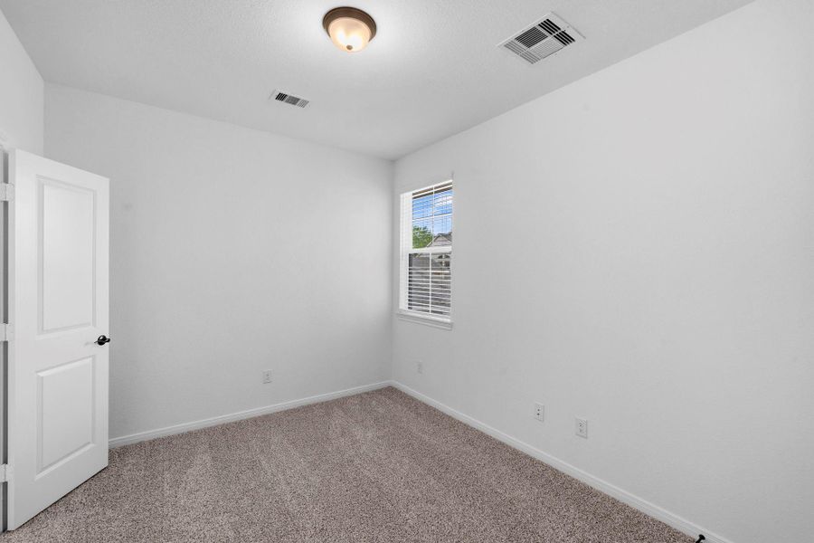 Spacious, unfurnished interior of a new home in Woodforest, Montgomery (Image 20).