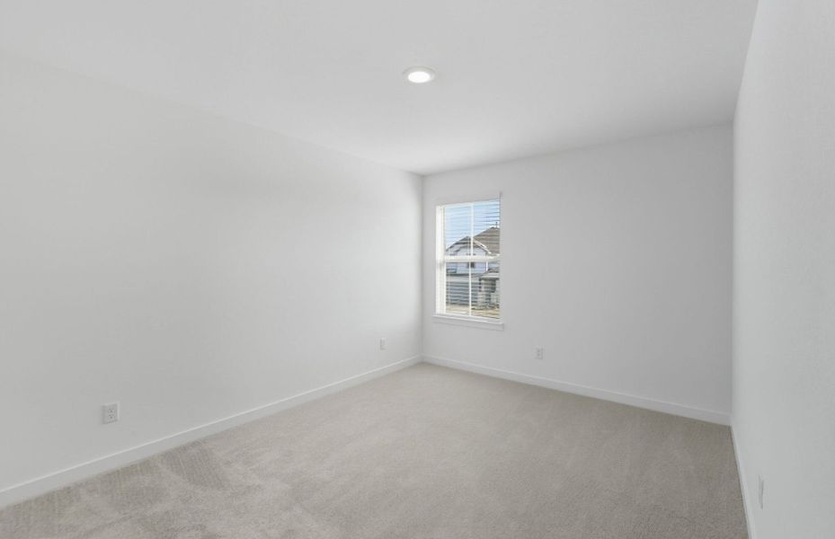 Spacious, unfurnished interior of a new home in Santa Rita Ranch, Liberty Hill (Image 39).