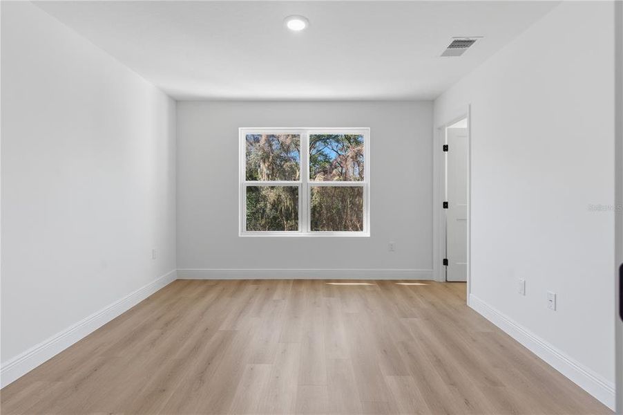 Spacious, unfurnished interior of a new home in , Altamonte Springs (Image 21).