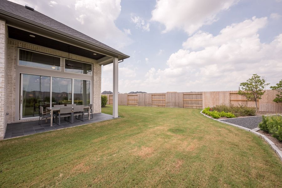 Representative exterior details of a home built from the Cormorant by Tri Pointe Homes in Trillium, Richmond (Image 24).