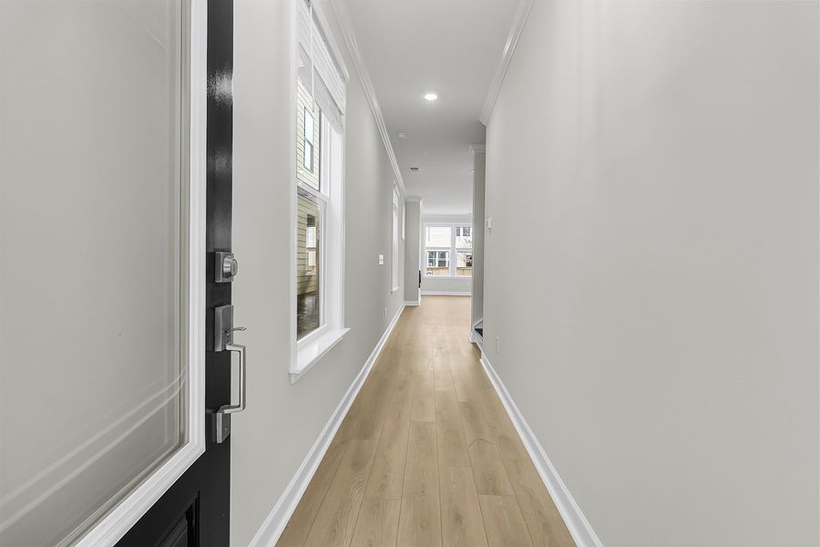 Spacious, unfurnished interior of a new home in Pineland Preserve, Summerville (Image 19).