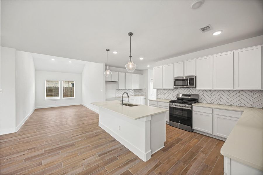 Furnished interior view inside a new home in River Ranch Meadows, Dayton (Image 4).