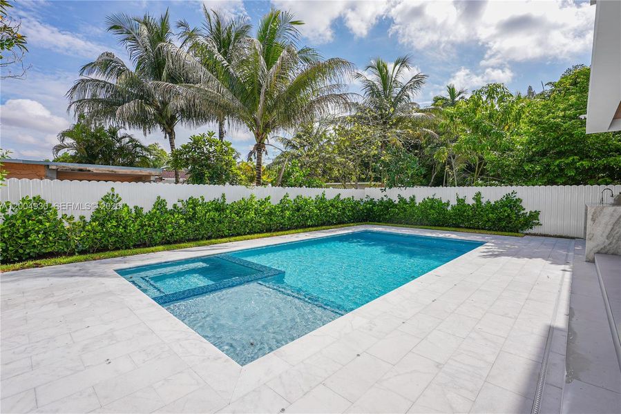 Exterior details and patio area of a home in , Miami (Image 32).