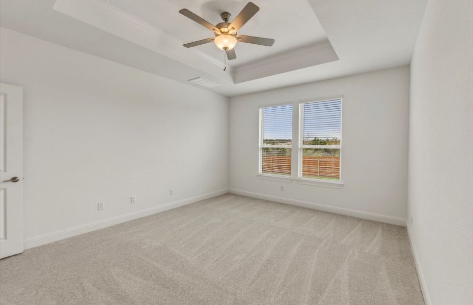 Spacious, unfurnished interior of a new home in Saddleback at Santa Rita Ranch, Liberty Hill (Image 37).
