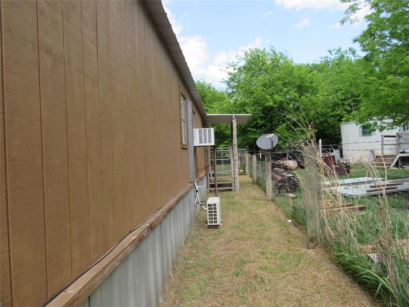 Exterior details and patio area of a home in , Cresson (Image 9).