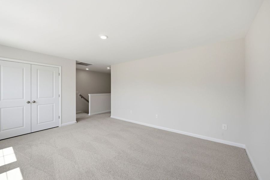 Spacious, unfurnished interior of a new home in The Farm at Neill's Creek, Lillington (Image 26).