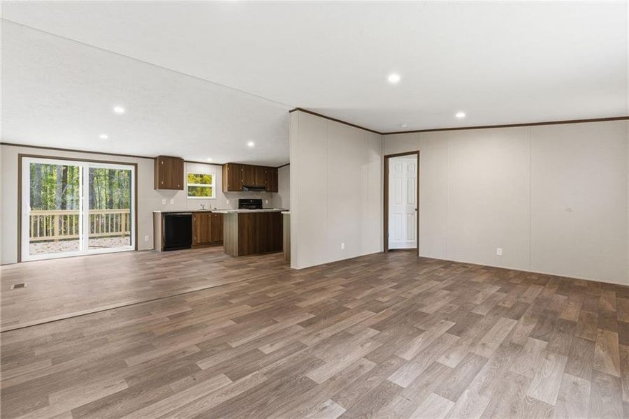 Spacious, unfurnished interior of a new home in , Dallas (Image 11).