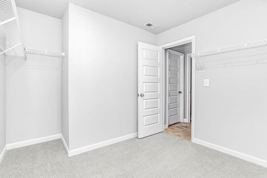 Spacious, unfurnished interior of a new home in , Macon (Image 13).