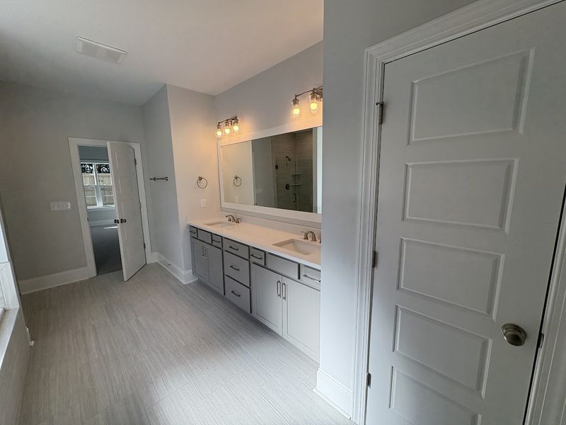 Furnished interior view inside a new home in Riverside Cove, Wilmington (Image 10).