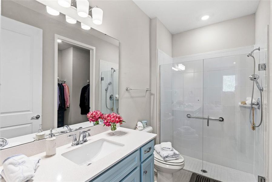 Furnished interior view inside a new home in , Winter Garden (Image 25).