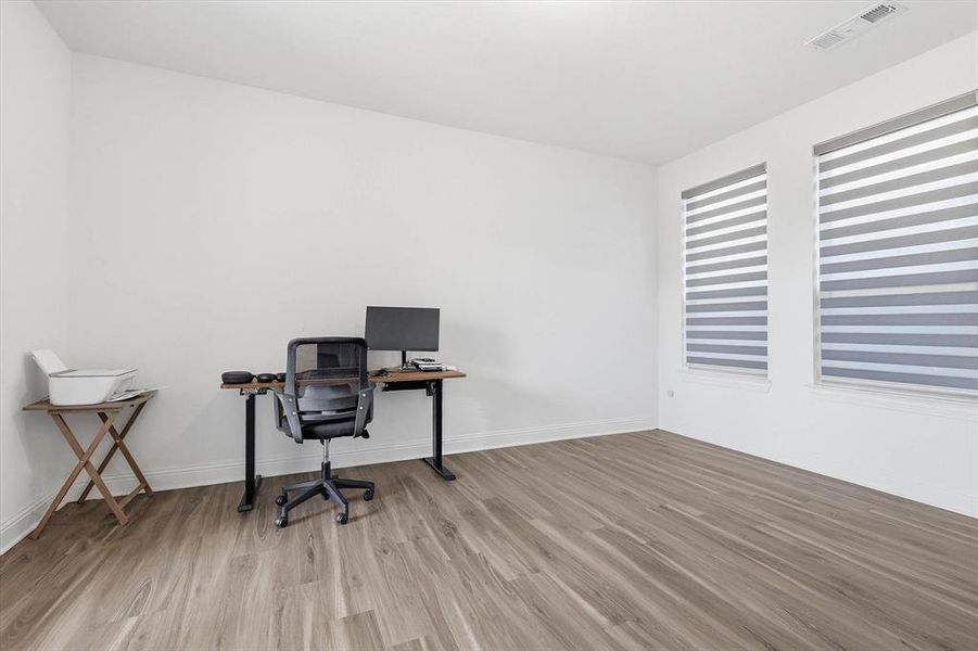 Furnished interior view inside a new home in , Northlake (Image 9).