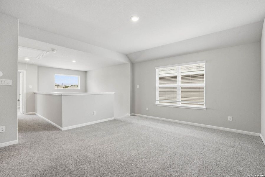 Spacious, unfurnished interior of a new home in Timber Creek, San Antonio (Image 25).