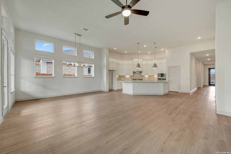 Spacious, unfurnished interior of a new home in Windsong - Reserve Series, Boerne (Image 29). Spacious, unfurnished interior of a new home in Windsong - Reserve Series, Boerne (Image 29).