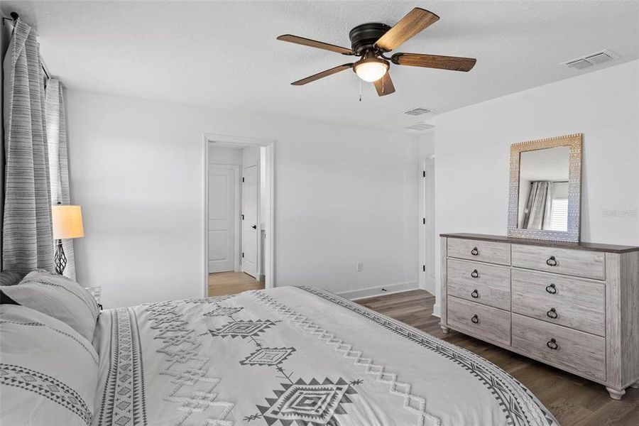 Furnished interior view inside a new home in , Apollo Beach (Image 14).