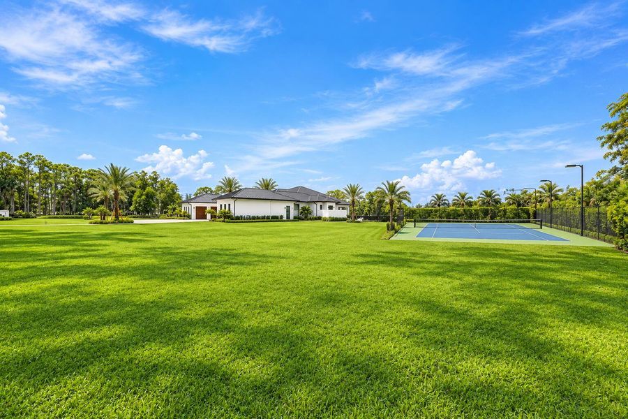 Side yard (Virtual Tennis Court)