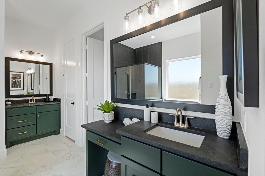 Furnished interior view inside a new home in Sienna, Missouri City (Image 8).