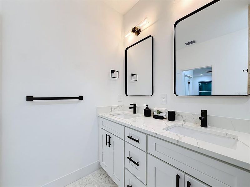 Furnished interior view inside a new home in , Orlando (Image 39).