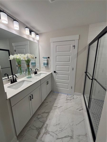 Furnished interior view inside a new home in Eagle Creek, Central (Image 8).