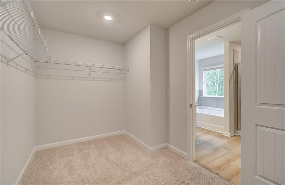 Spacious, unfurnished interior of a new home in Enclave at Evergreen, Fairburn (Image 25).