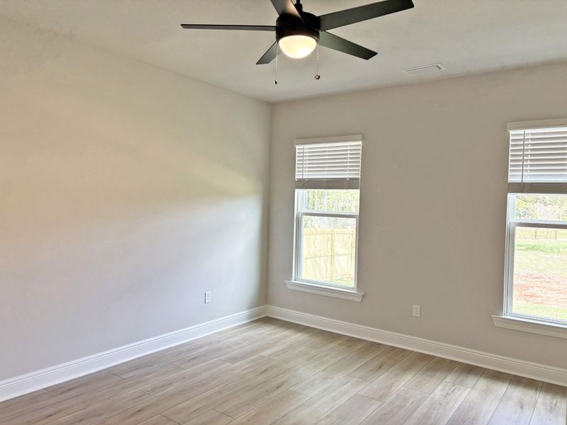 Spacious, unfurnished interior of a new home in Houston Place, Crestview (Image 12).
