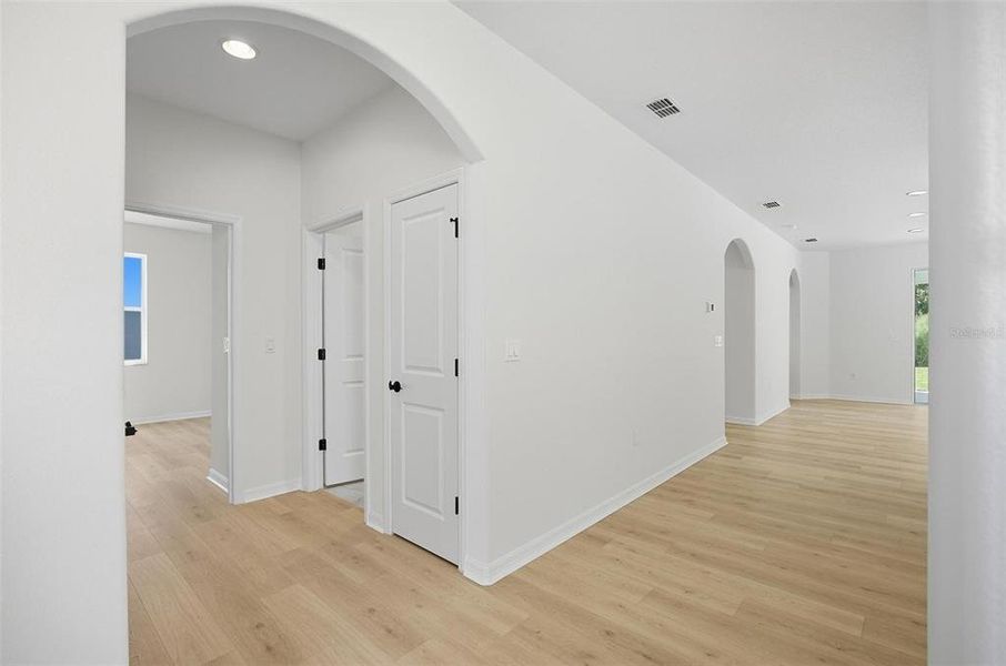 Spacious, unfurnished interior of a new home in Matanzas Cove, Palm Coast (Image 19).