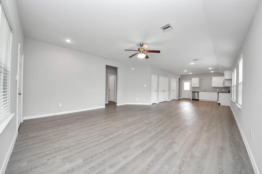 Image 9 of a home in . Image 9 of a home in .