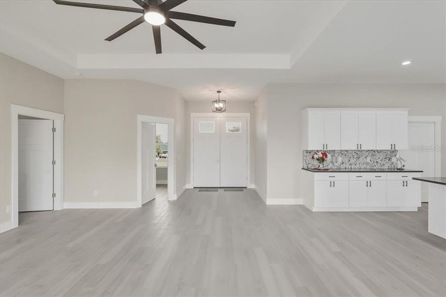 Spacious, unfurnished interior of a new home in , Hernando (Image 18).