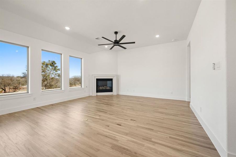 Spacious, unfurnished interior of a new home in Rocky Top Ranch, Reno (Image 20).