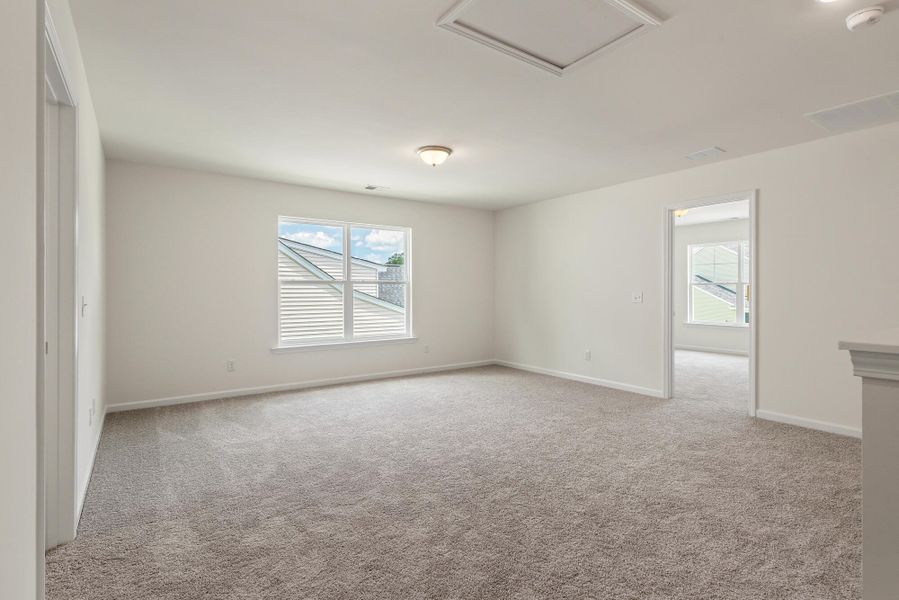 Spacious, unfurnished interior of a new home in Oakley Pointe, Moncks Corner (Image 41).