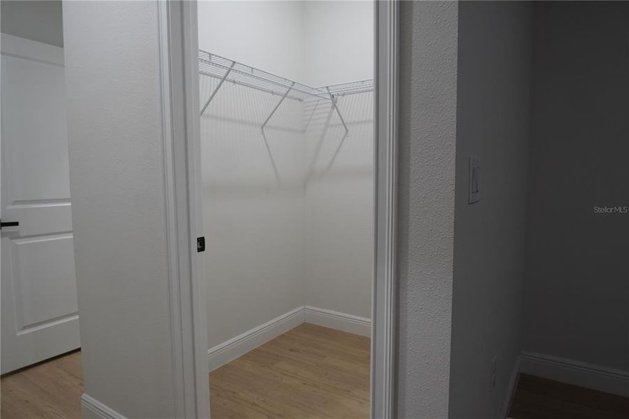 Spacious, unfurnished interior of a new home in , Ocala (Image 20).