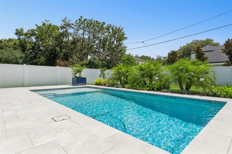 Exterior details and patio area of a home in , Orlando (Image 31).