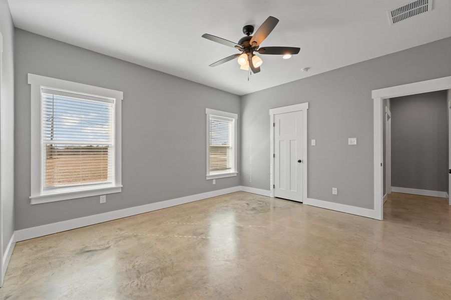 Spacious, unfurnished interior of a new home in , Whitney (Image 14).