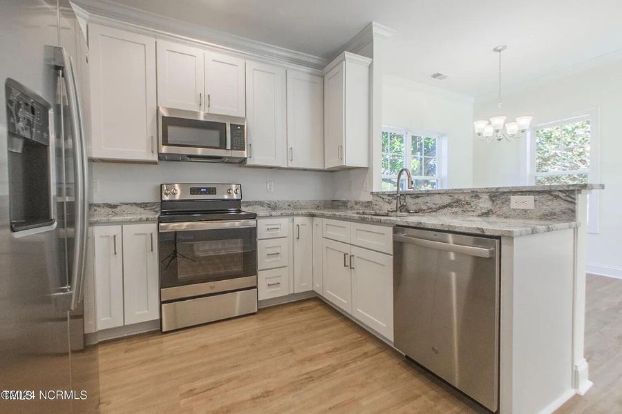 82425c38a03eb02174e5aab9221e3412-uncropp