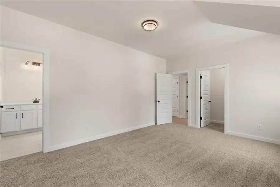 Spacious, unfurnished interior of a new home in , Flowery Branch (Image 53).