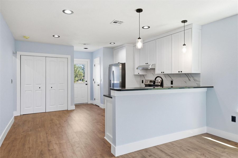Furnished interior view inside a new home in , Bremond (Image 7).